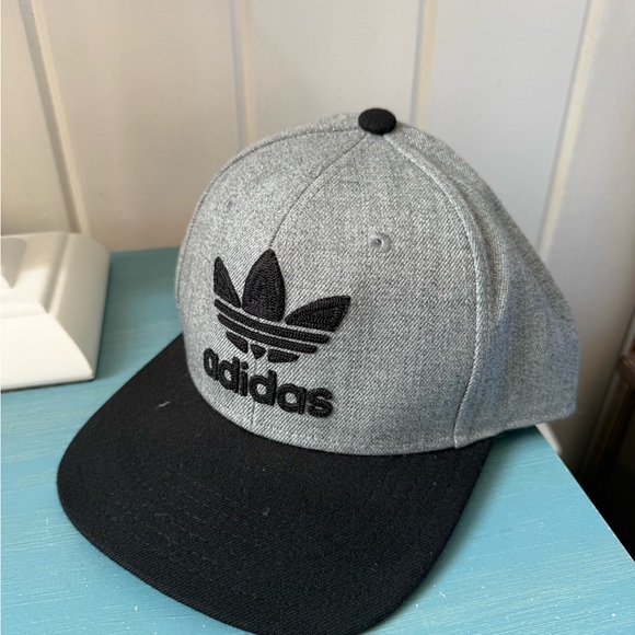 Adidas SnapBack Hat - Picture 1 of 3